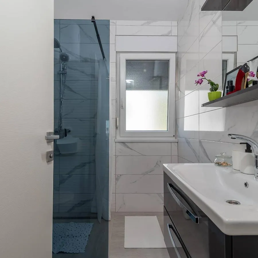 Apartman Lotos Apartment Trogir
