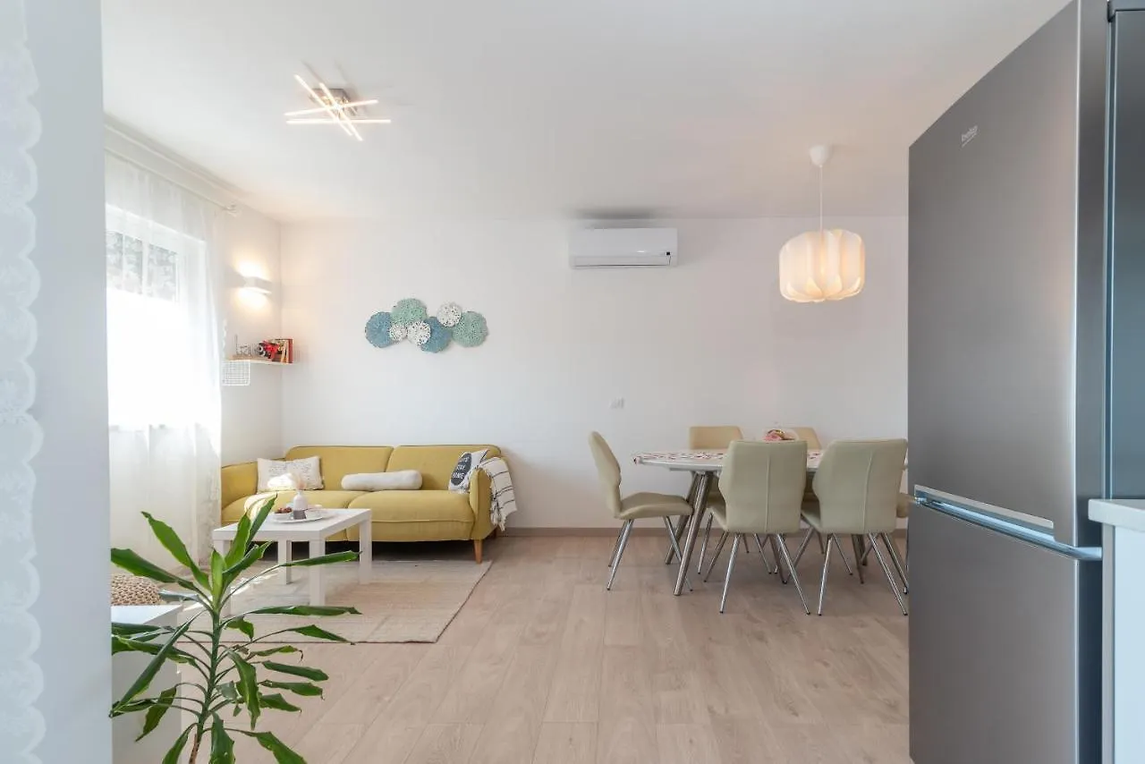 Apartman Lotos Apartment Trogir Croatia