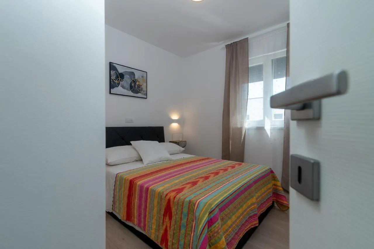 Apartman Lotos Apartment Trogir 0*,  Croatia