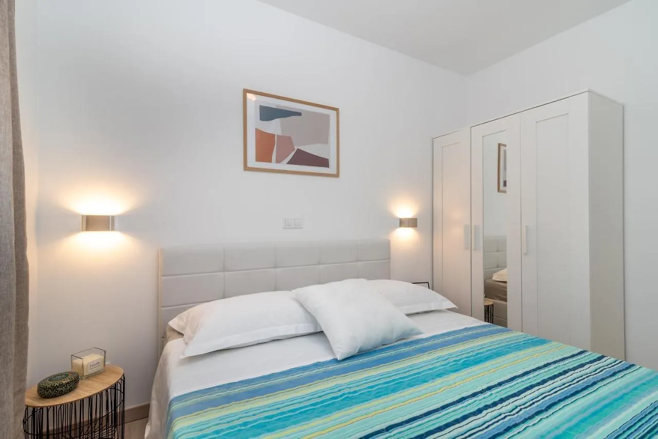 Apartman Lotos Apartment Trogir