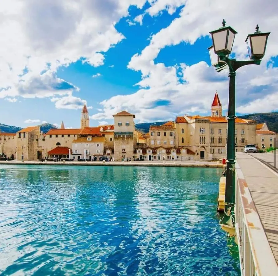 Apartman Lotos Apartment Trogir