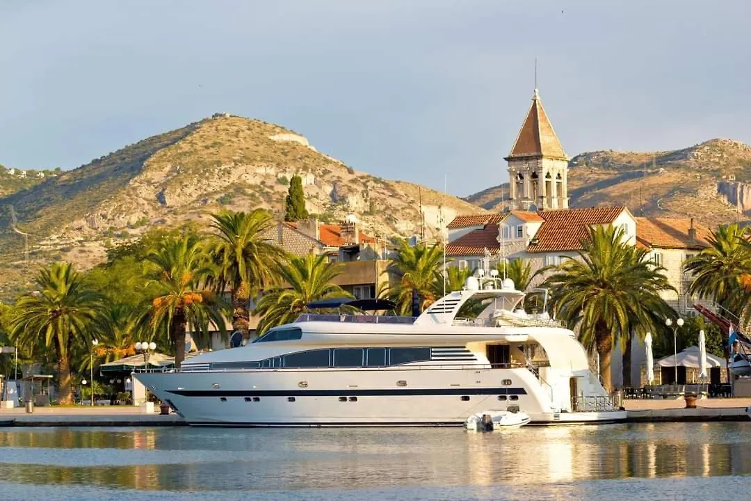 Apartman Lotos Apartment Trogir