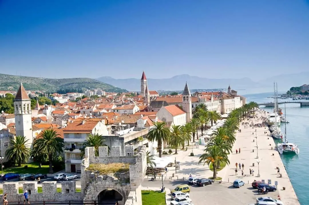 Apartman Lotos Apartment Trogir