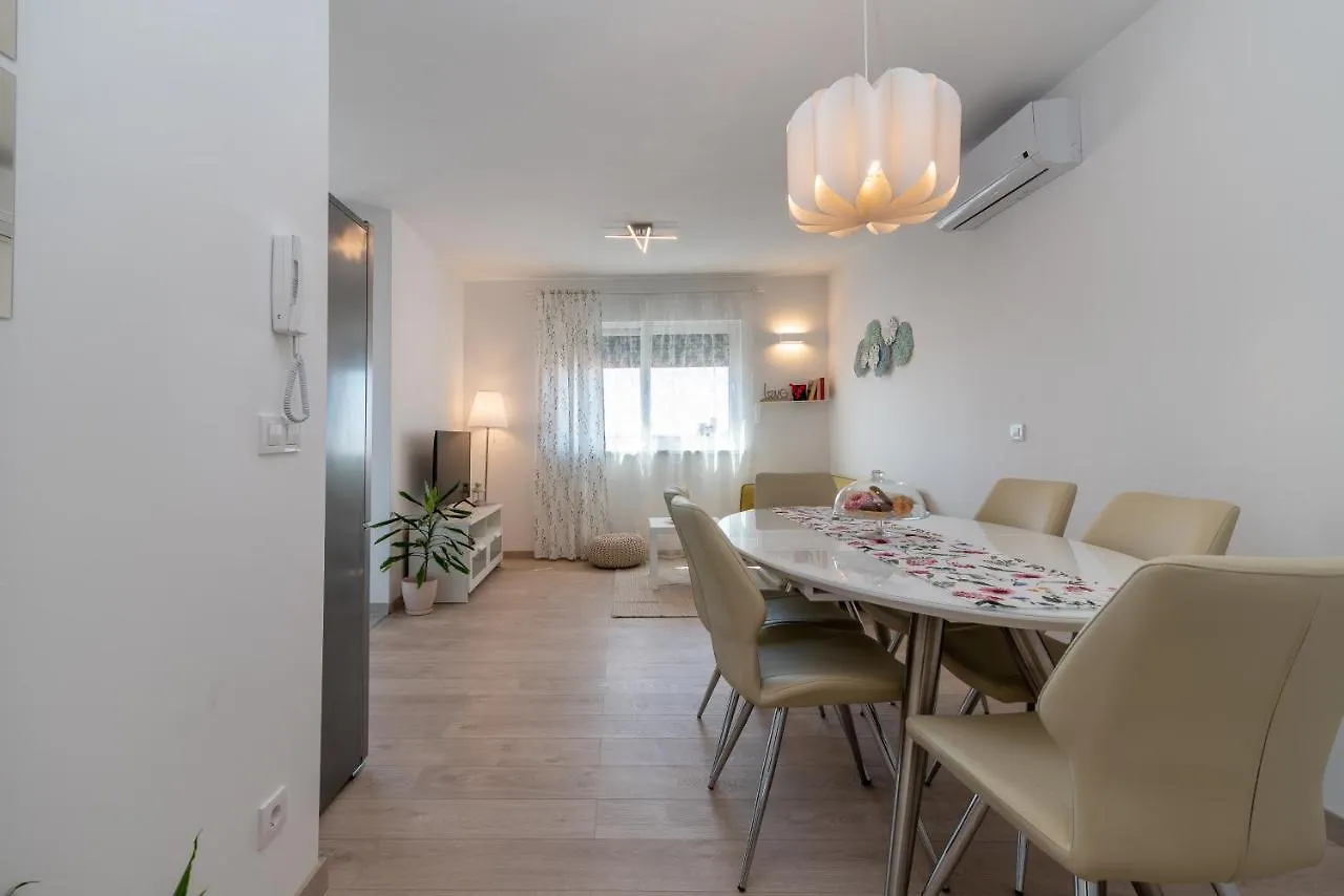 Apartman Lotos Apartment Trogir